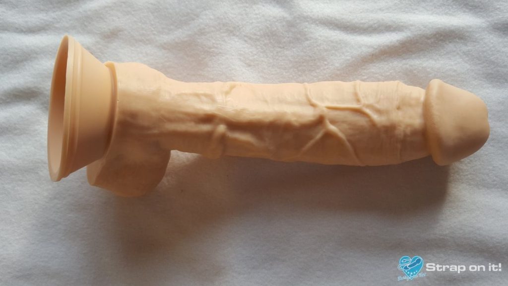 Dieser XXL Dildo ist nichts für Anfänger. Dieser XXL Dildo ist nichts für Anfänger.