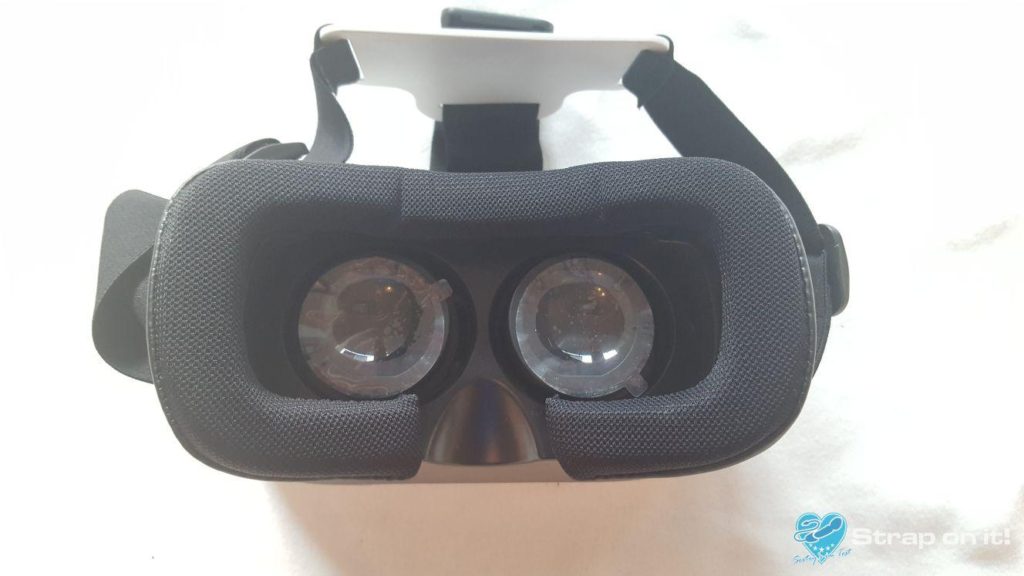 Virtual Reality Porno: BKK Cybersex Cup - VR-Brille von vorne